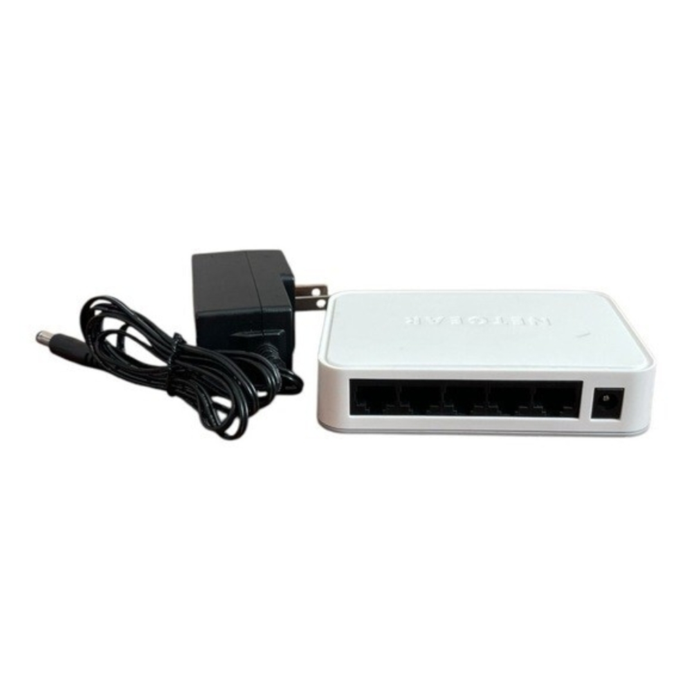 NETGEAR GS205 5-Port Gigabit Ethernet Switch Compact Desktop Splitter Used - Picture 4 of 5